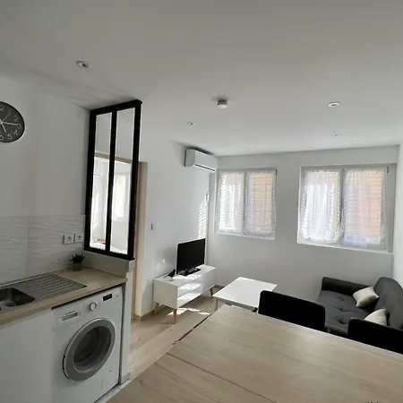 Bright 28 M Apartment At 600 M From The Beach Appartement