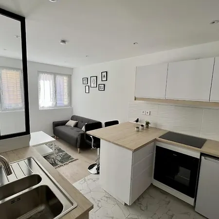 Appartement Bright 28 M Apartment At 600 M From The Beach Saint-Raphaël